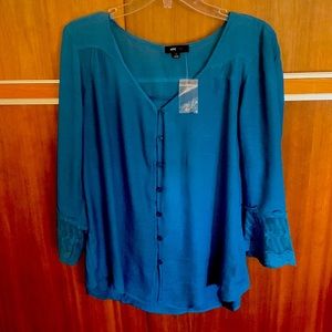 Women’s 1X Mine 100 Teal Blouse with Lace End Of Sleeve Adornment.